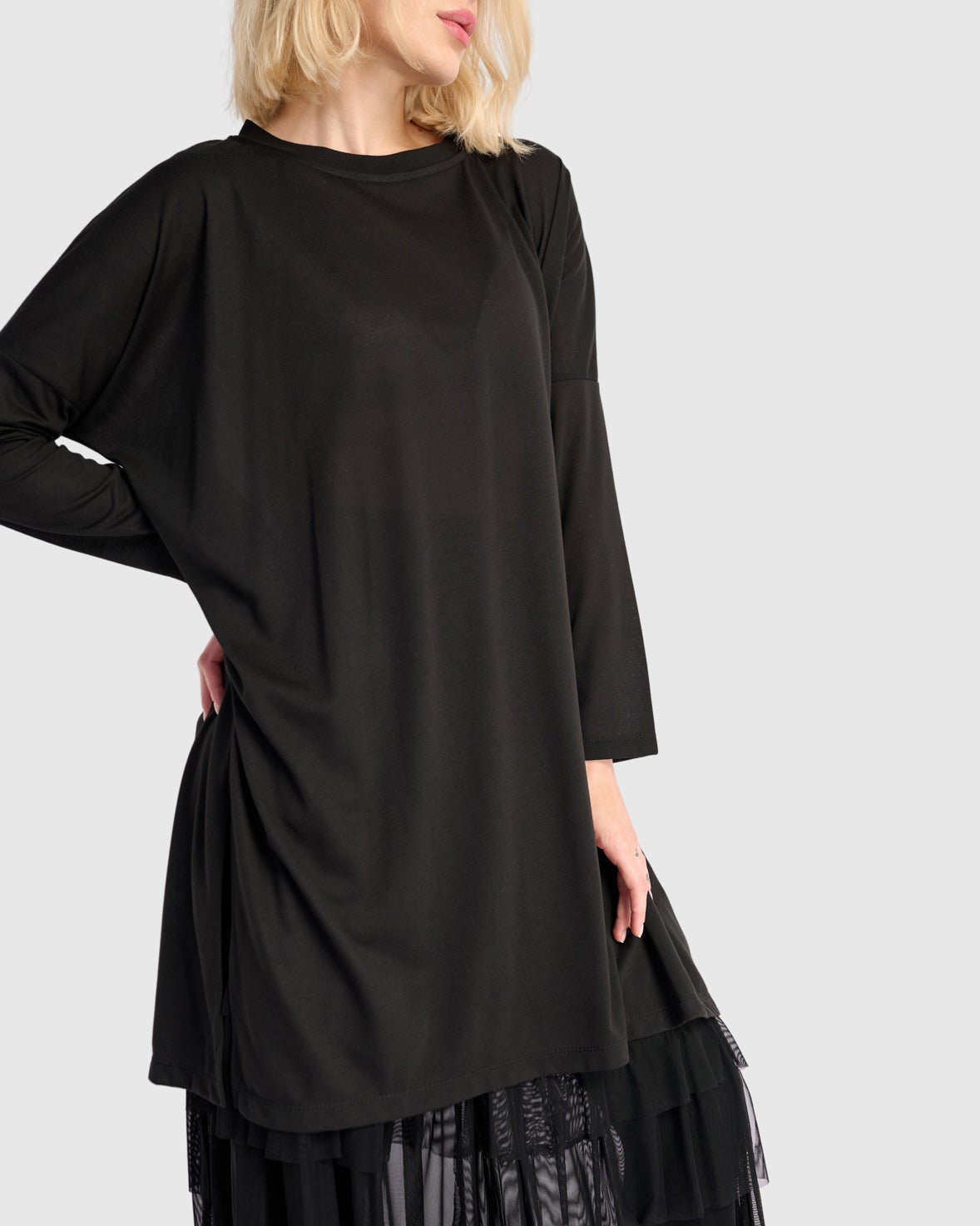 טוניקה רינה שמאל שחור מודל