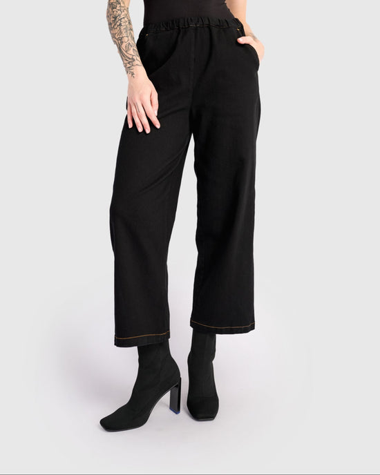 מכנסי בסטי אריג שחור