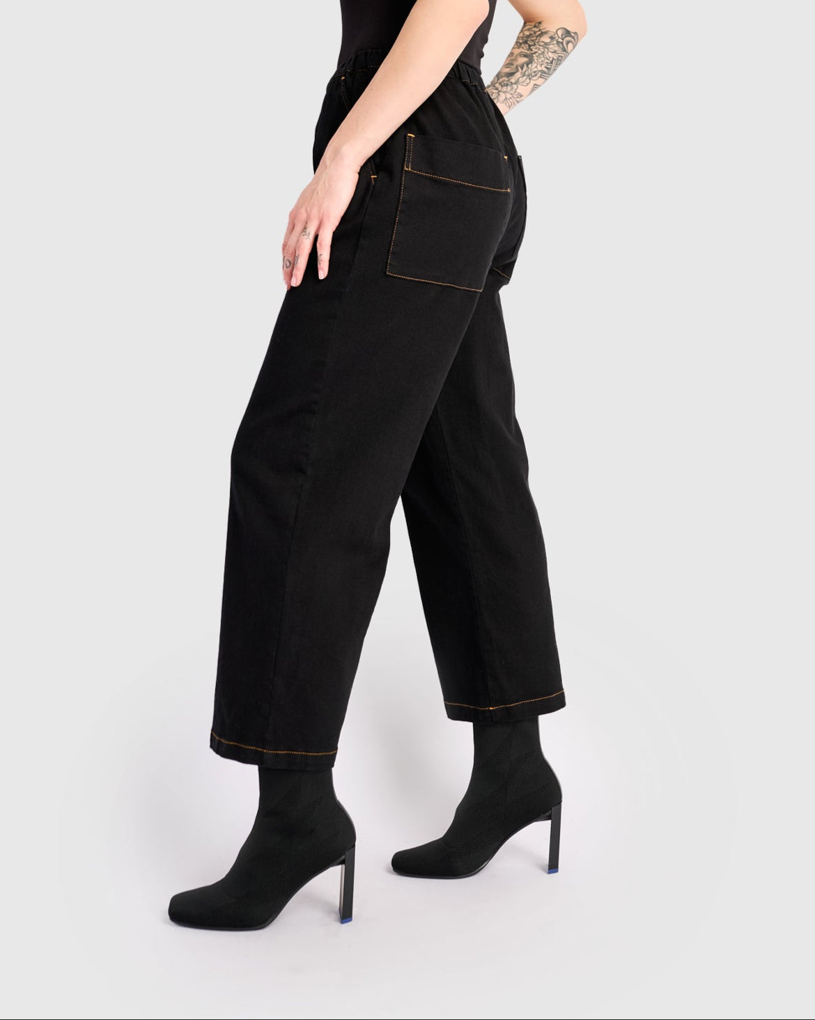 מכנסי בסטי אריג שחור