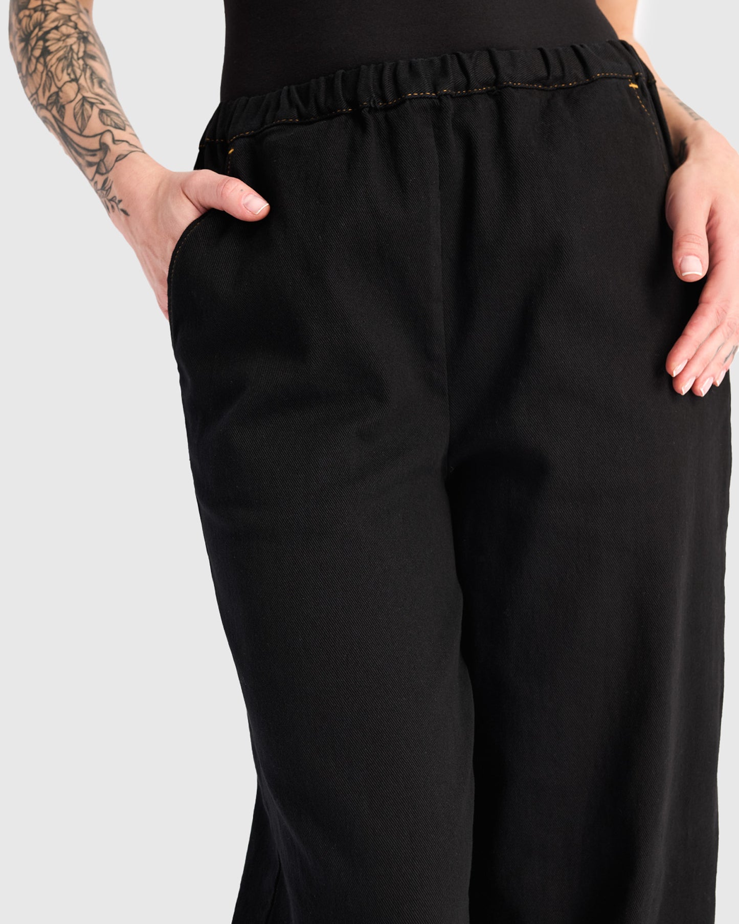 מכנסי בסטי אריג שחור