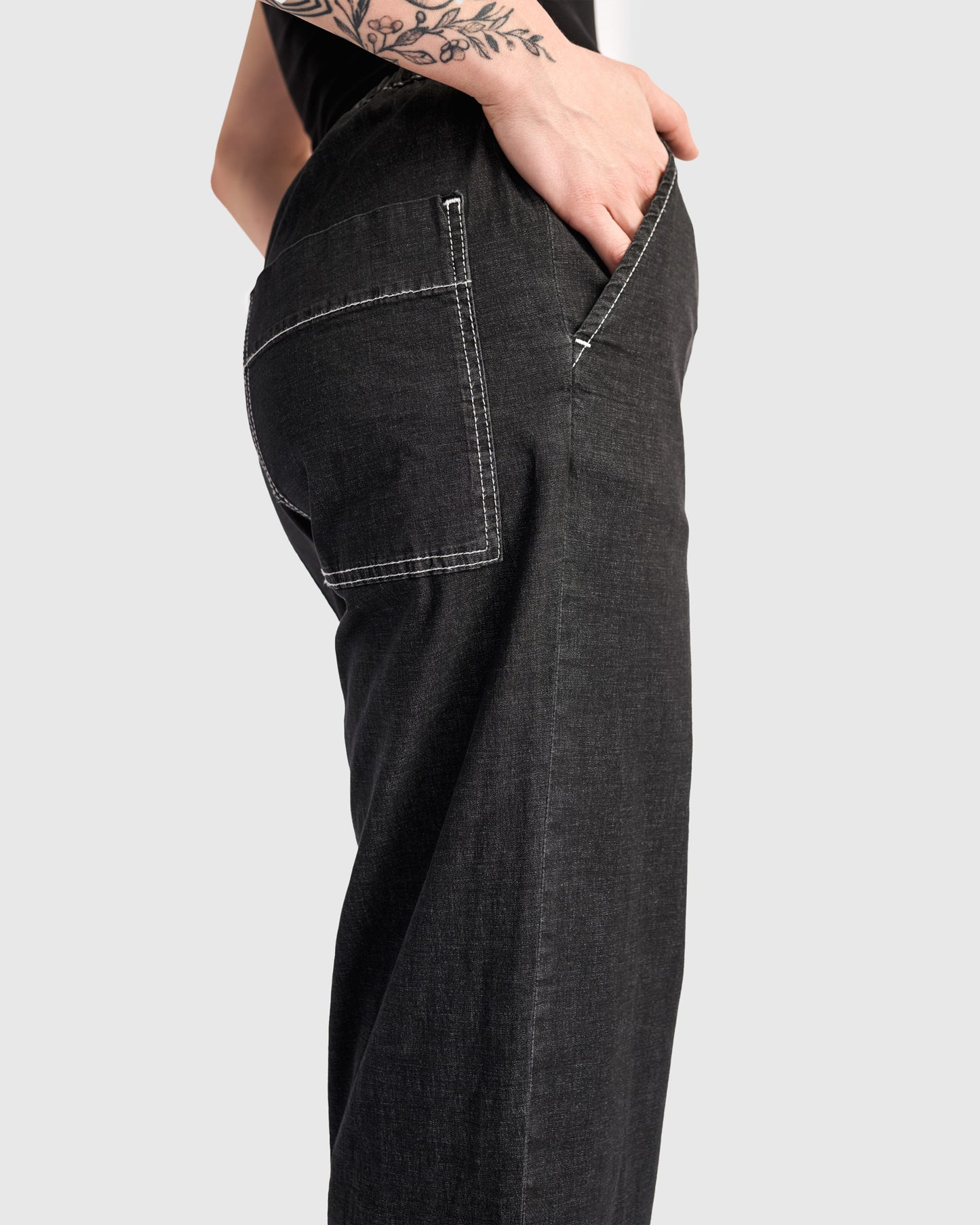 מכנסי בסטי ג'ינס שחור