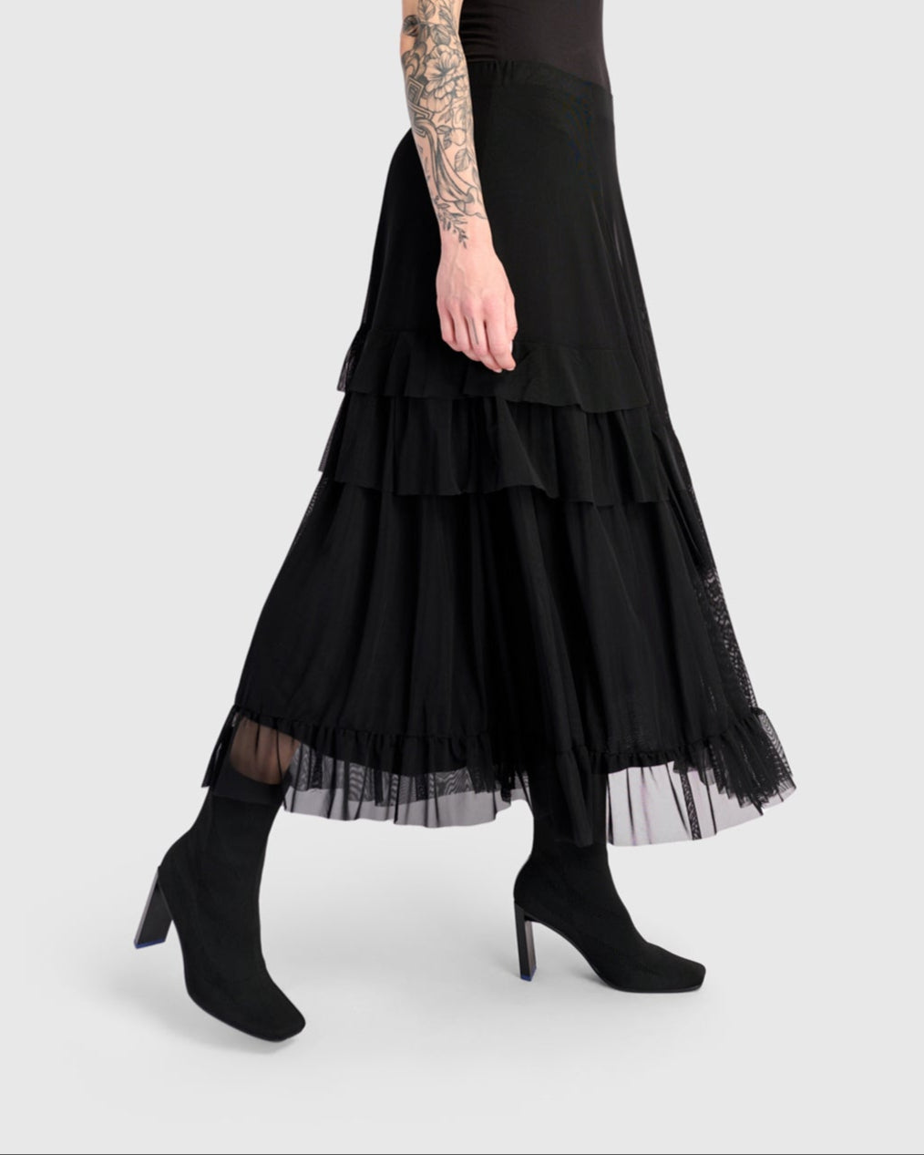 חצאית עלי שלכת שחורה