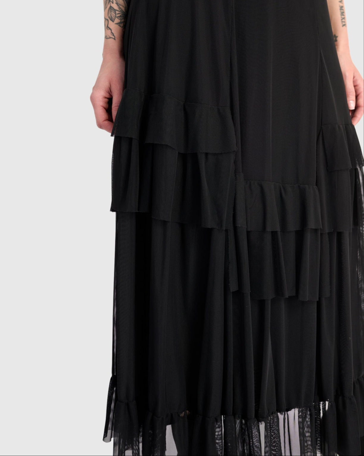 חצאית עלי שלכת שחורה