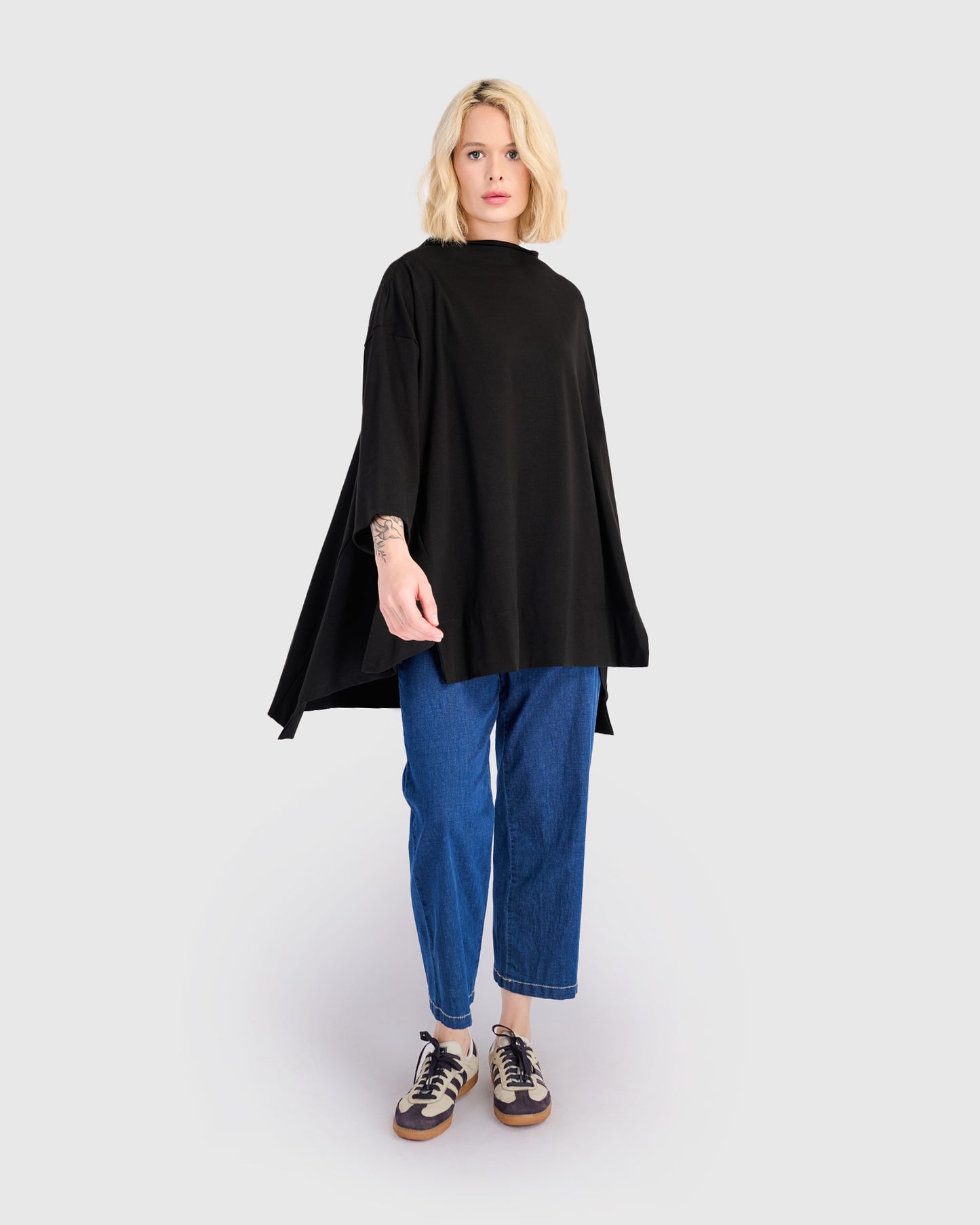 טוניקה פורצת גולף שחור מודל