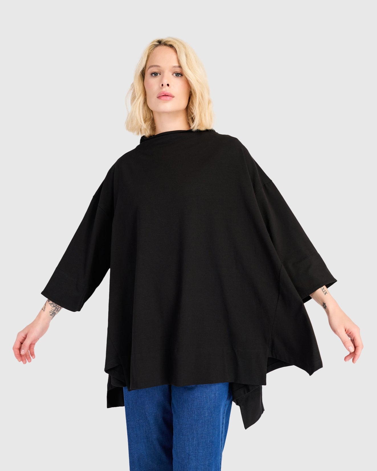 טוניקה פורצת גולף שחור מודל