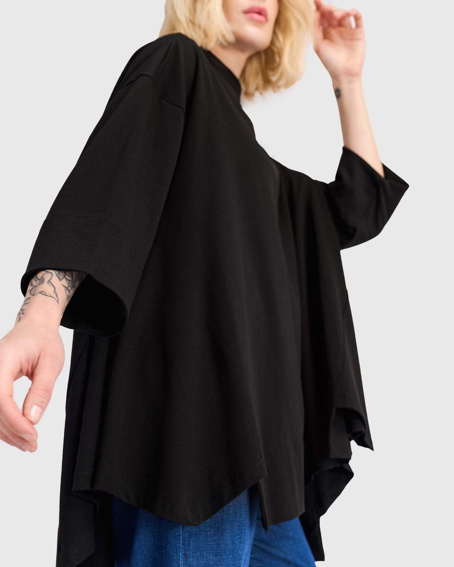 טוניקה פורצת גולף שחור מודל