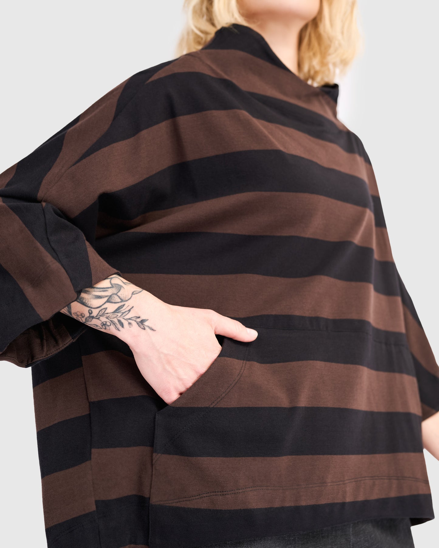 סווטשירט קייצי פס חום