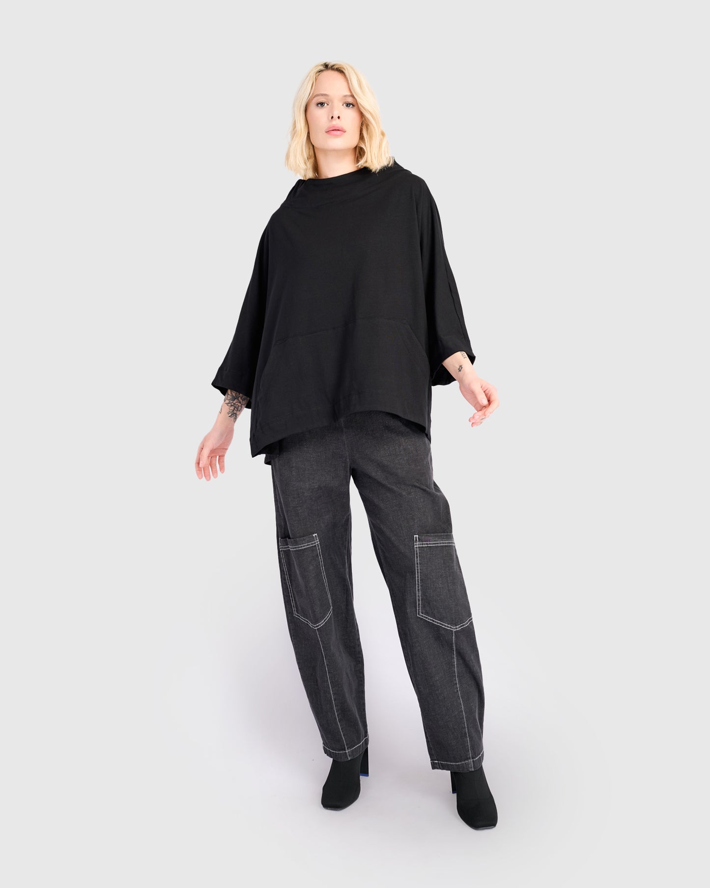 סווטשירט קייצי שחור