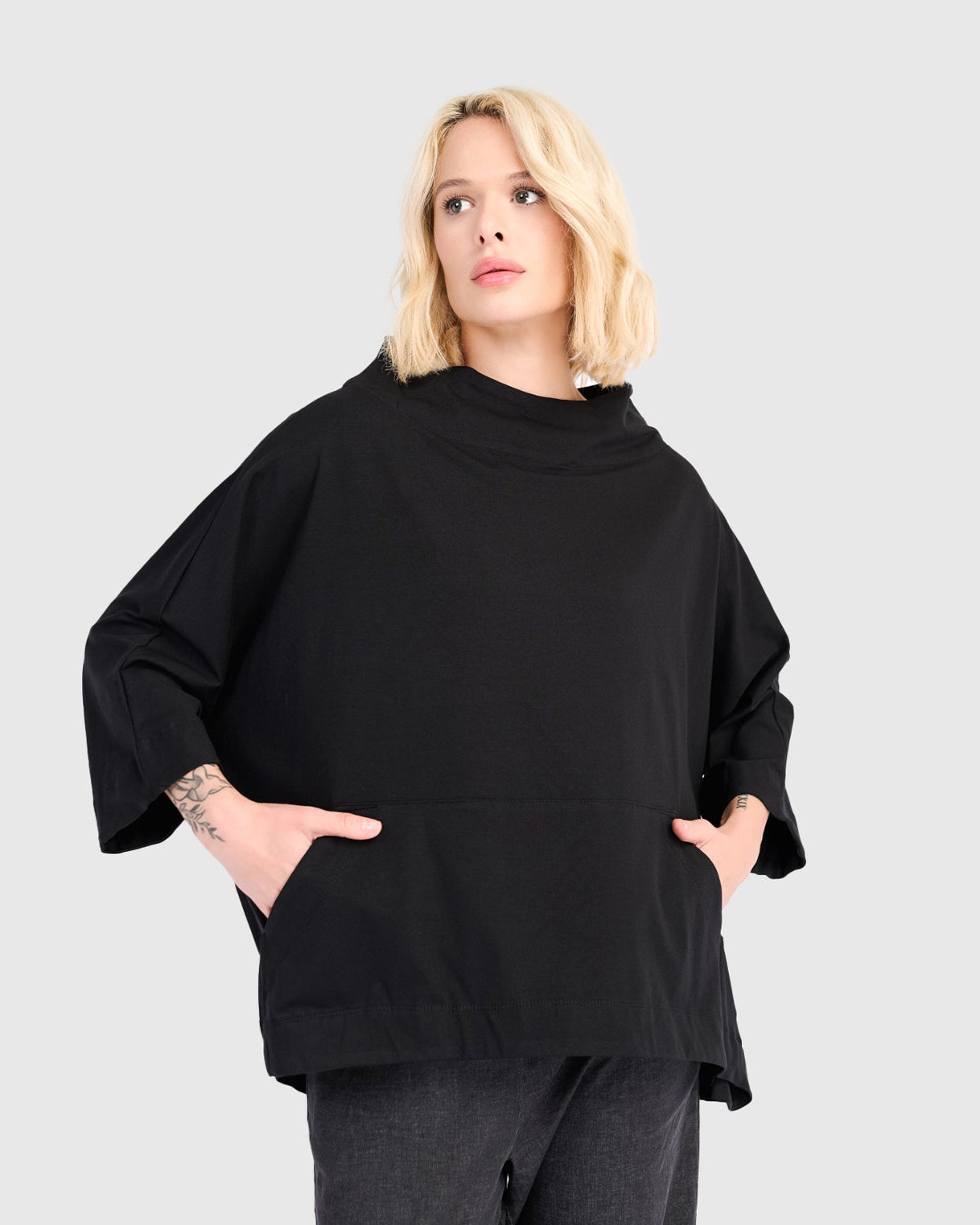 סווטשירט קייצי שחור