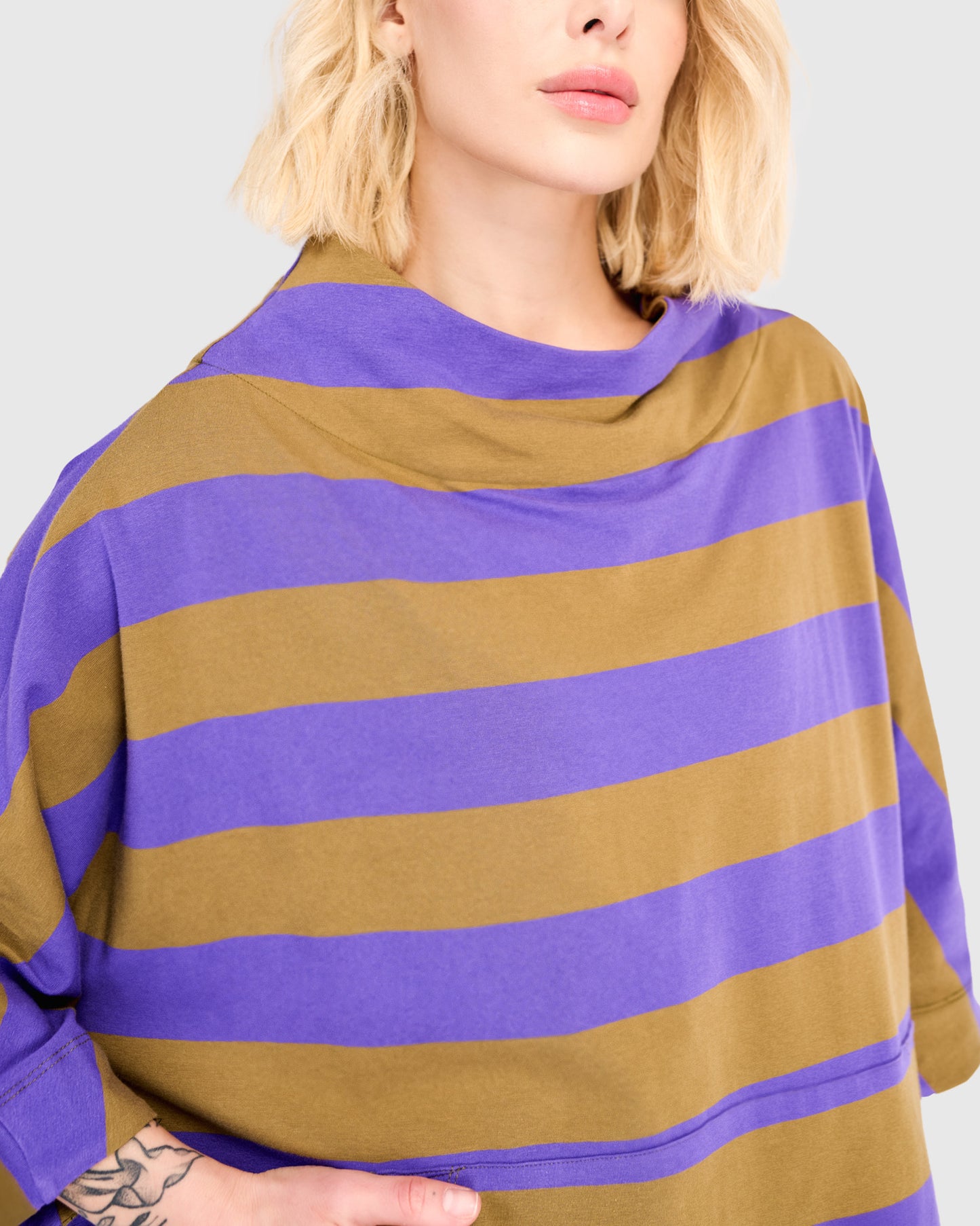 סווטשירט קייצי פס סגול