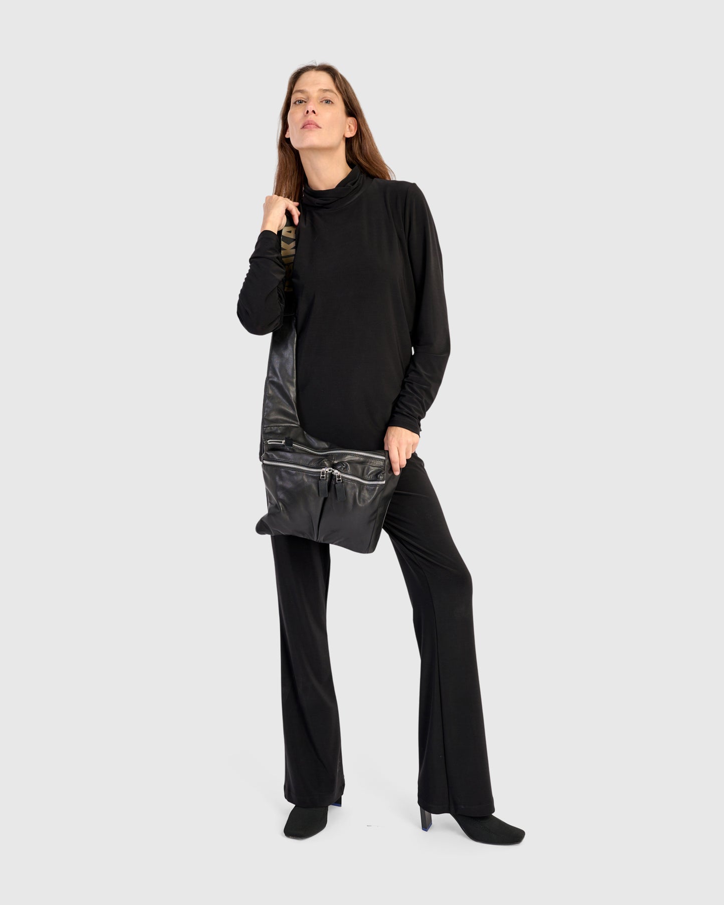 תיק סמיילי שחור