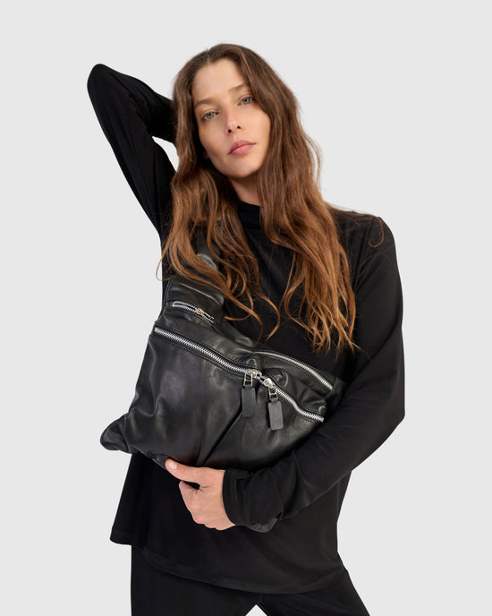 תיק סמיילי שחור