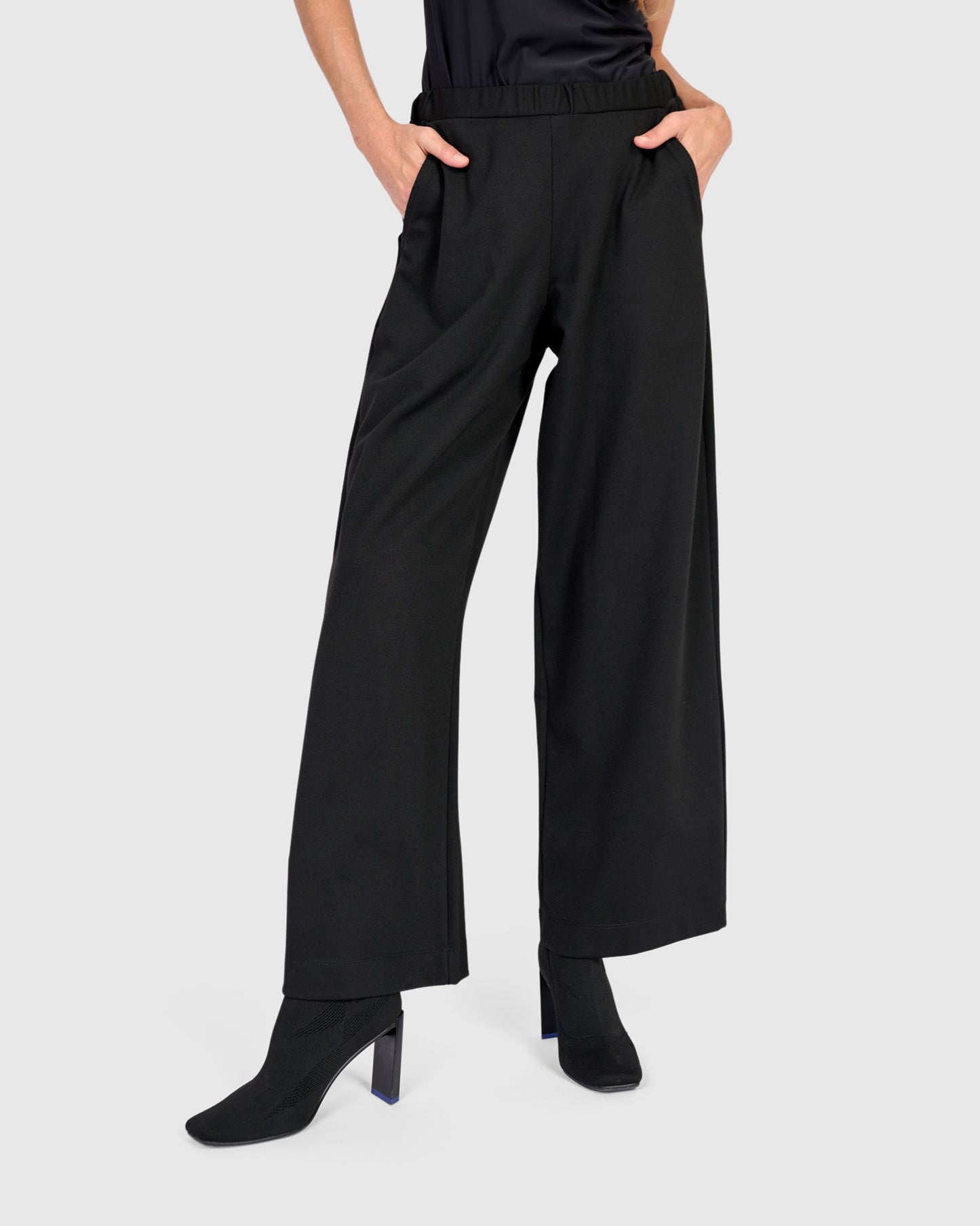 מכנסי בסטי שחור