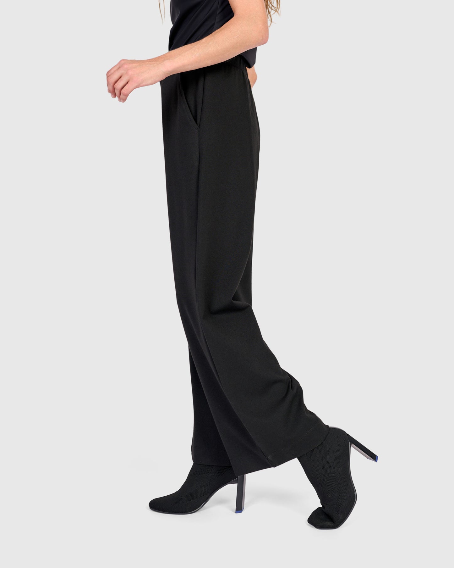 מכנסי בסטי שחור