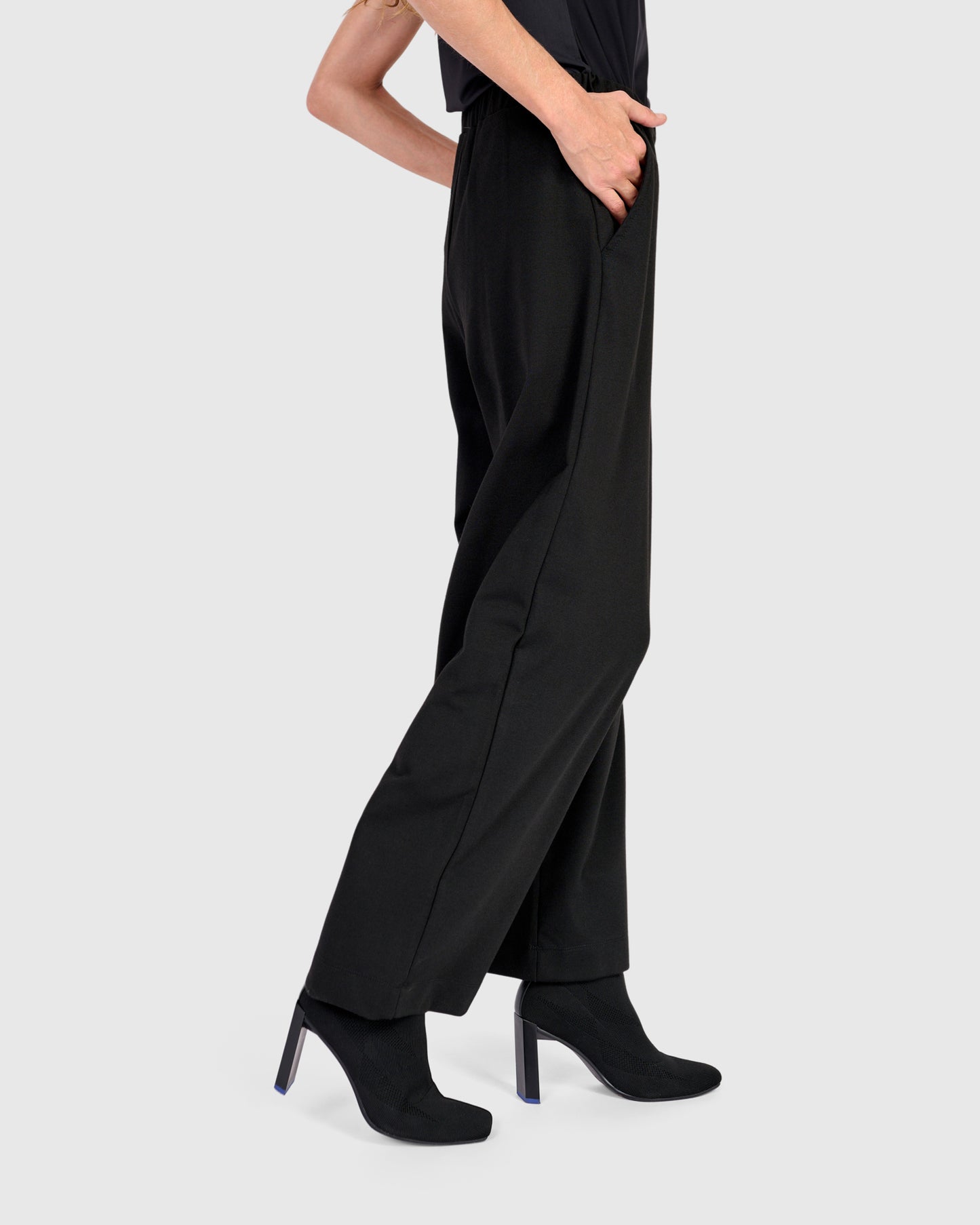 מכנסי בסטי שחור