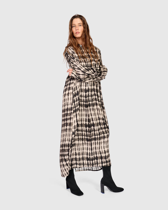 שמלה יוסף  מודפסת שחורה לבנה