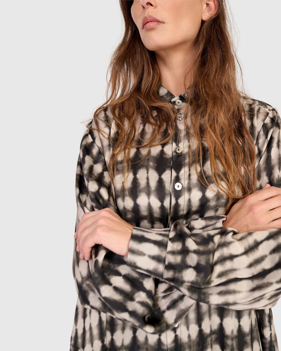 שמלה יוסף  מודפסת שחורה לבנה