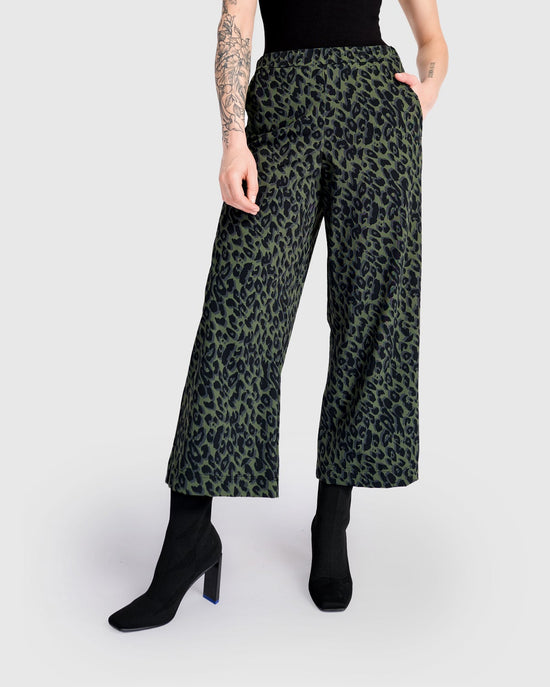 מכנסי בסטי מודפס ירוק טכנו