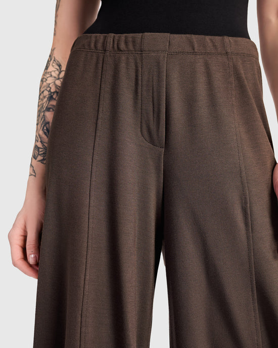 מכנסי פונטו חום ג'רסי