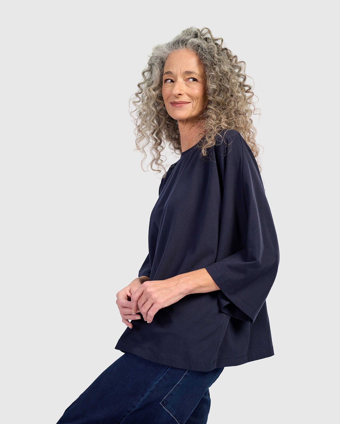 טישירט אורבן ביסלי נייבי