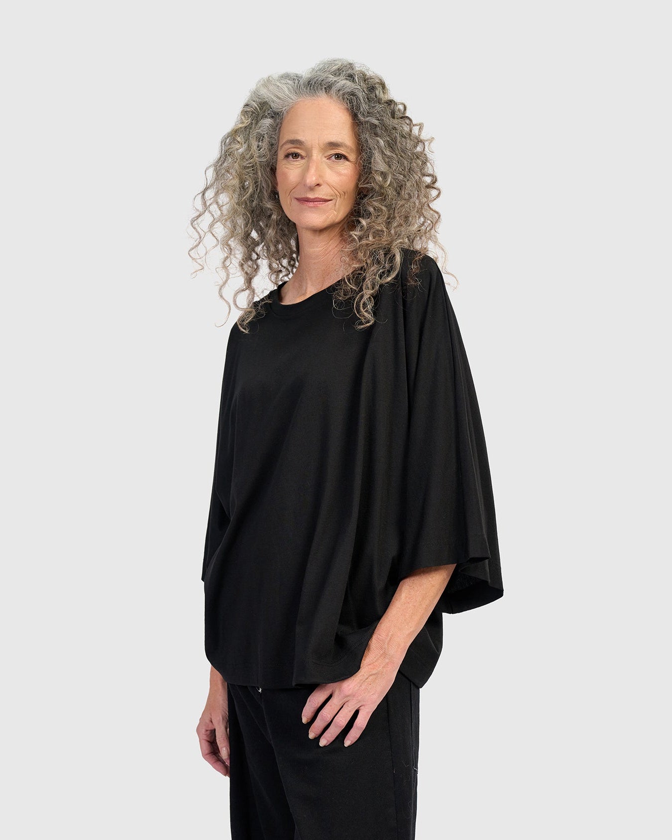טישירט אורבן ביסלי שחור