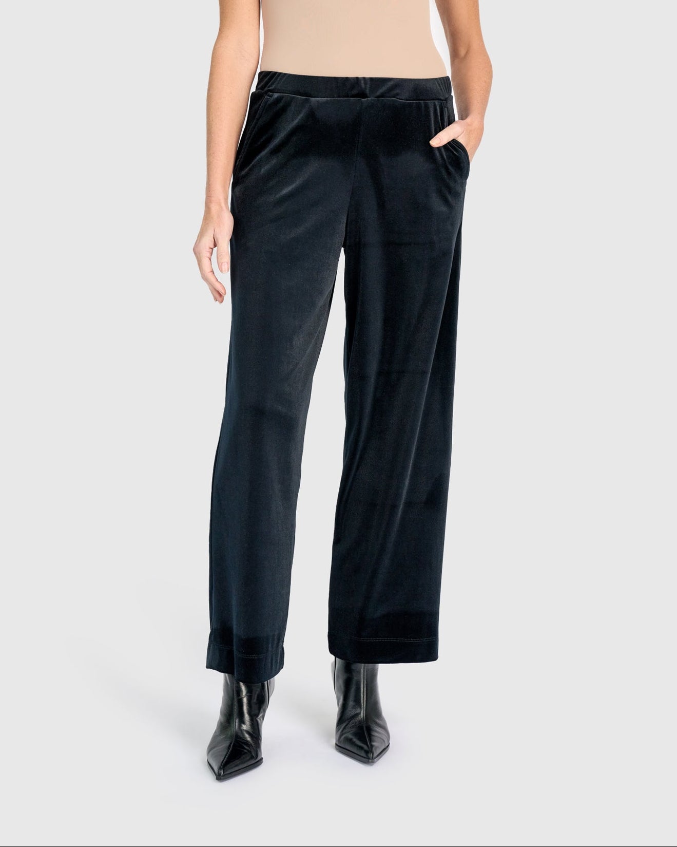 מכנסי בסטי קטיפה מבריקה שחור