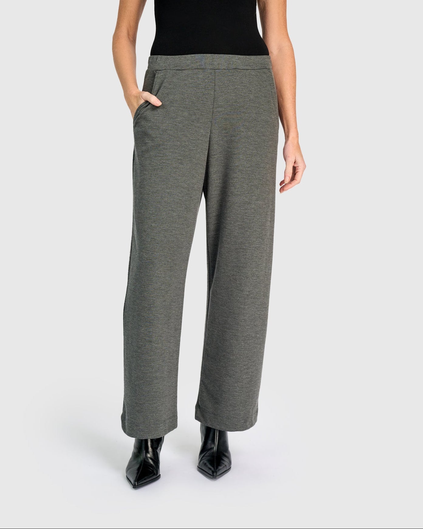 מכנסי בסטי אפור כהה