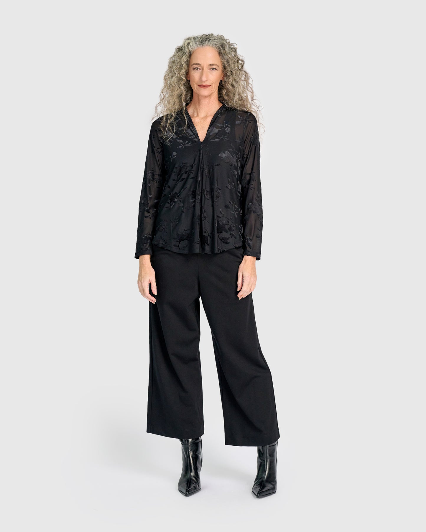 טוניקה דובדבנית פרח קטיפה שחור