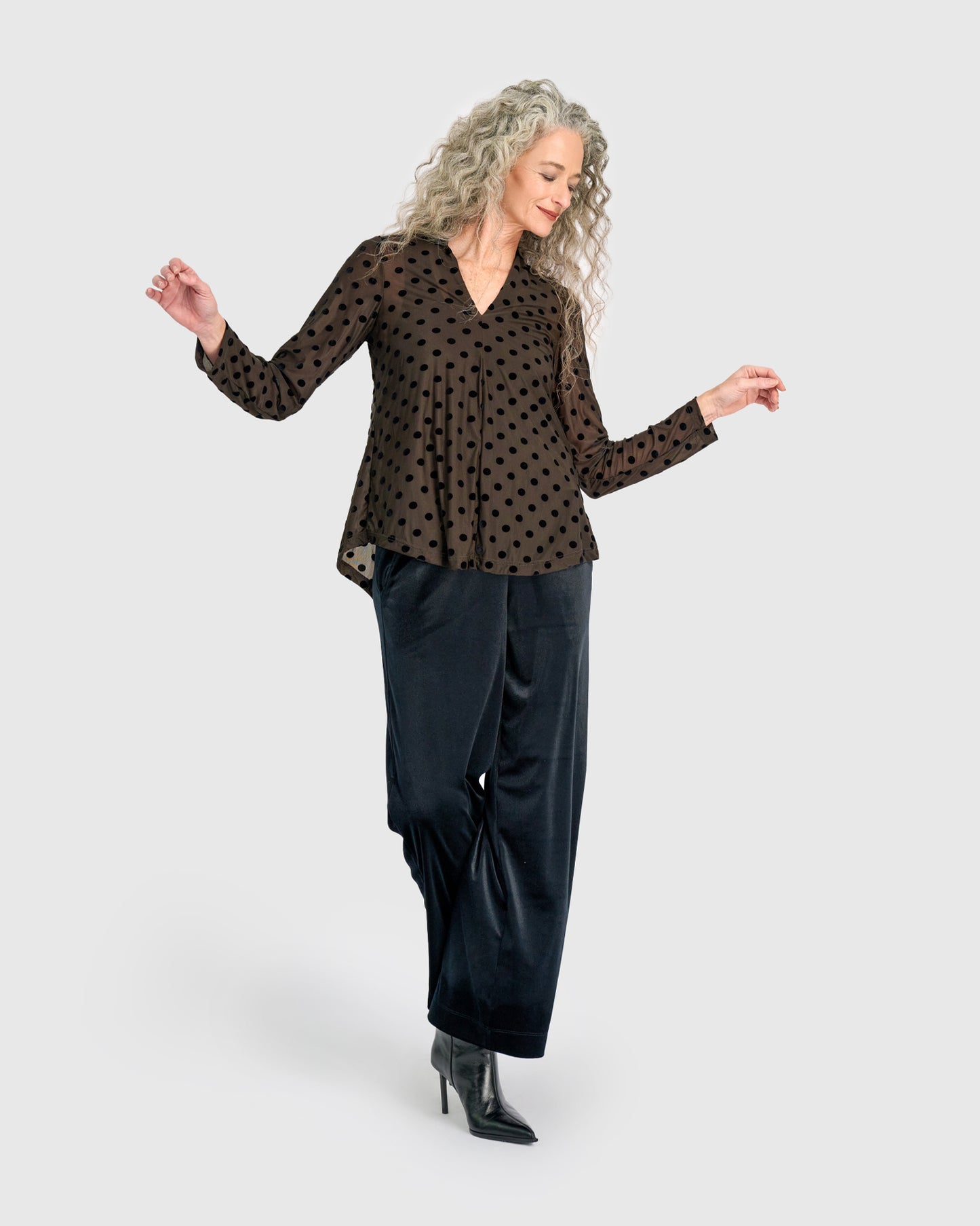 מכנסי בסטי קטיפה מבריקה שחור