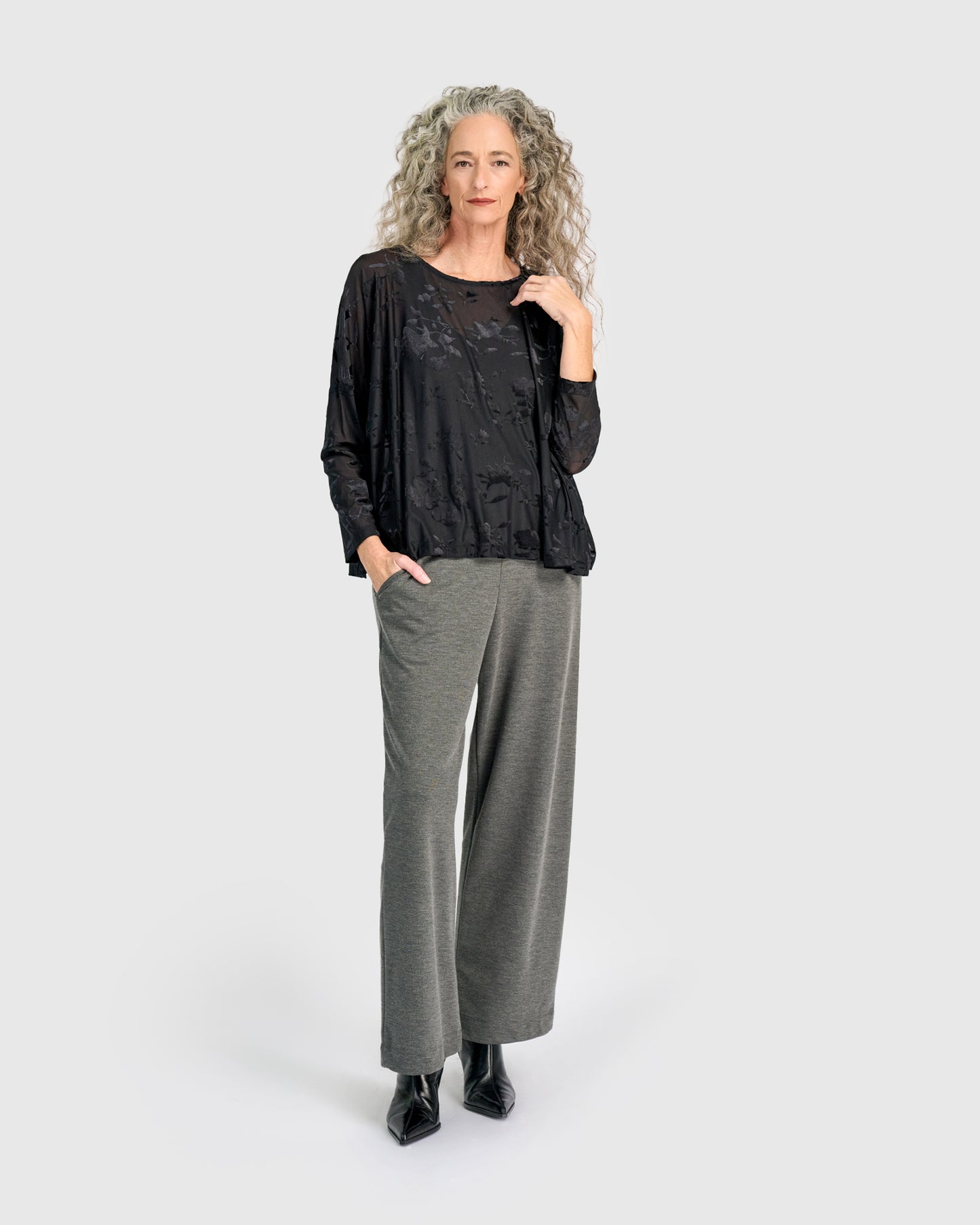 טוניקה רינה קטיפה פרחוני שחור