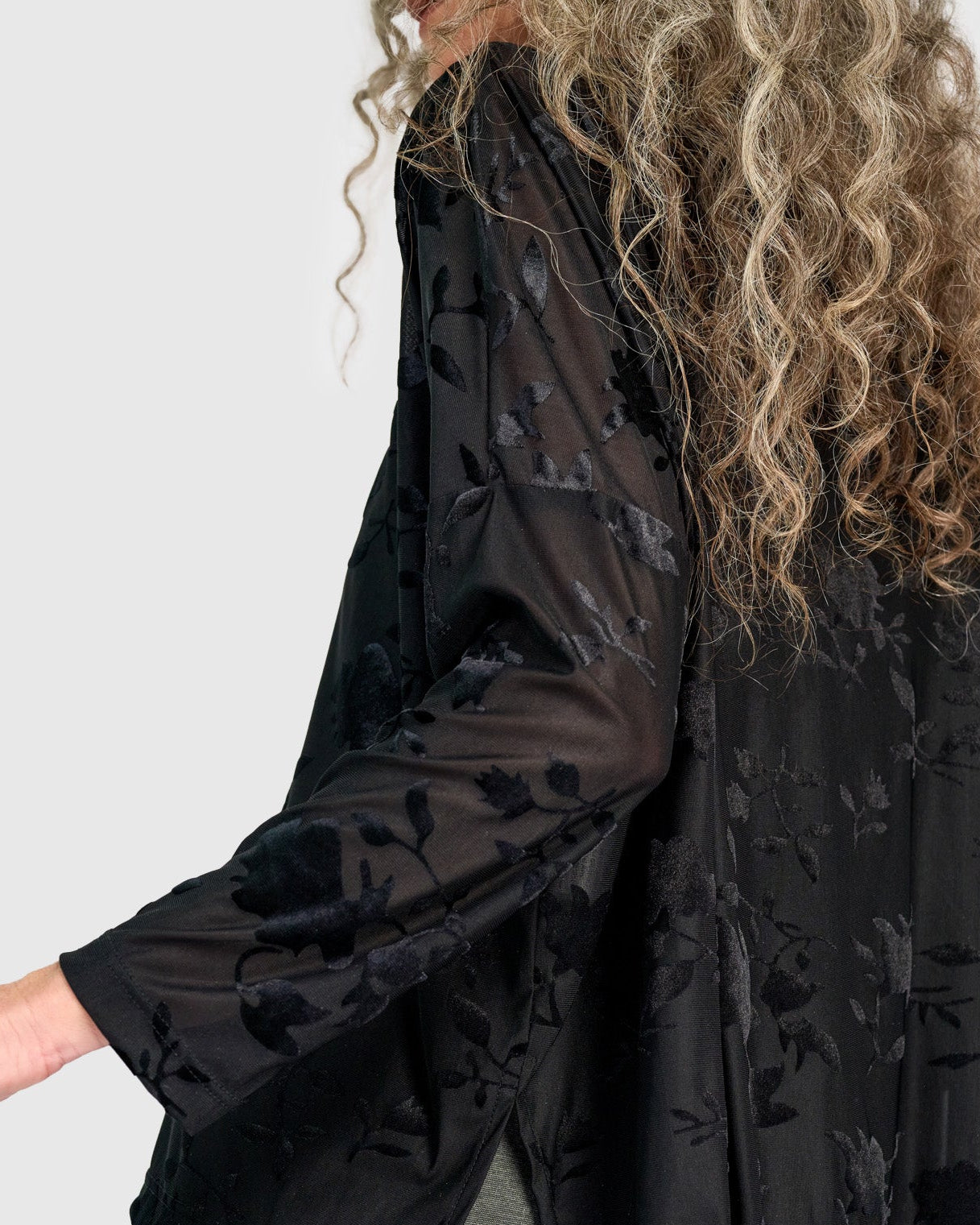 טוניקה רינה קטיפה פרחוני שחור