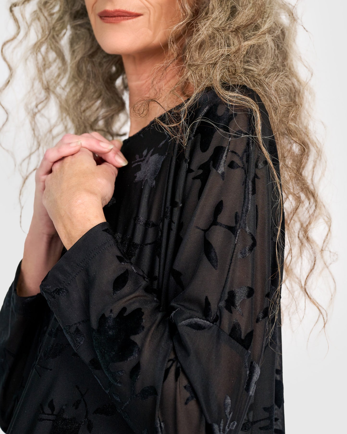 טוניקה רינה קטיפה פרחוני שחור