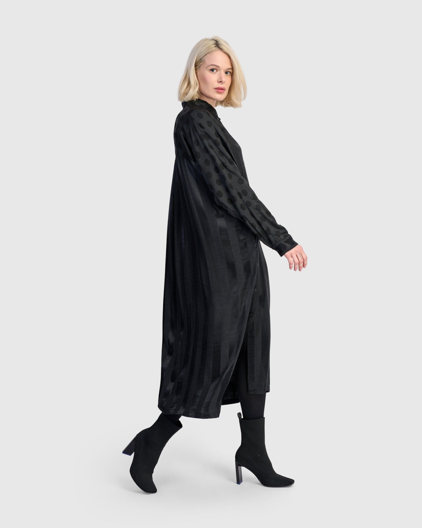 שמלה מעיל שחורה