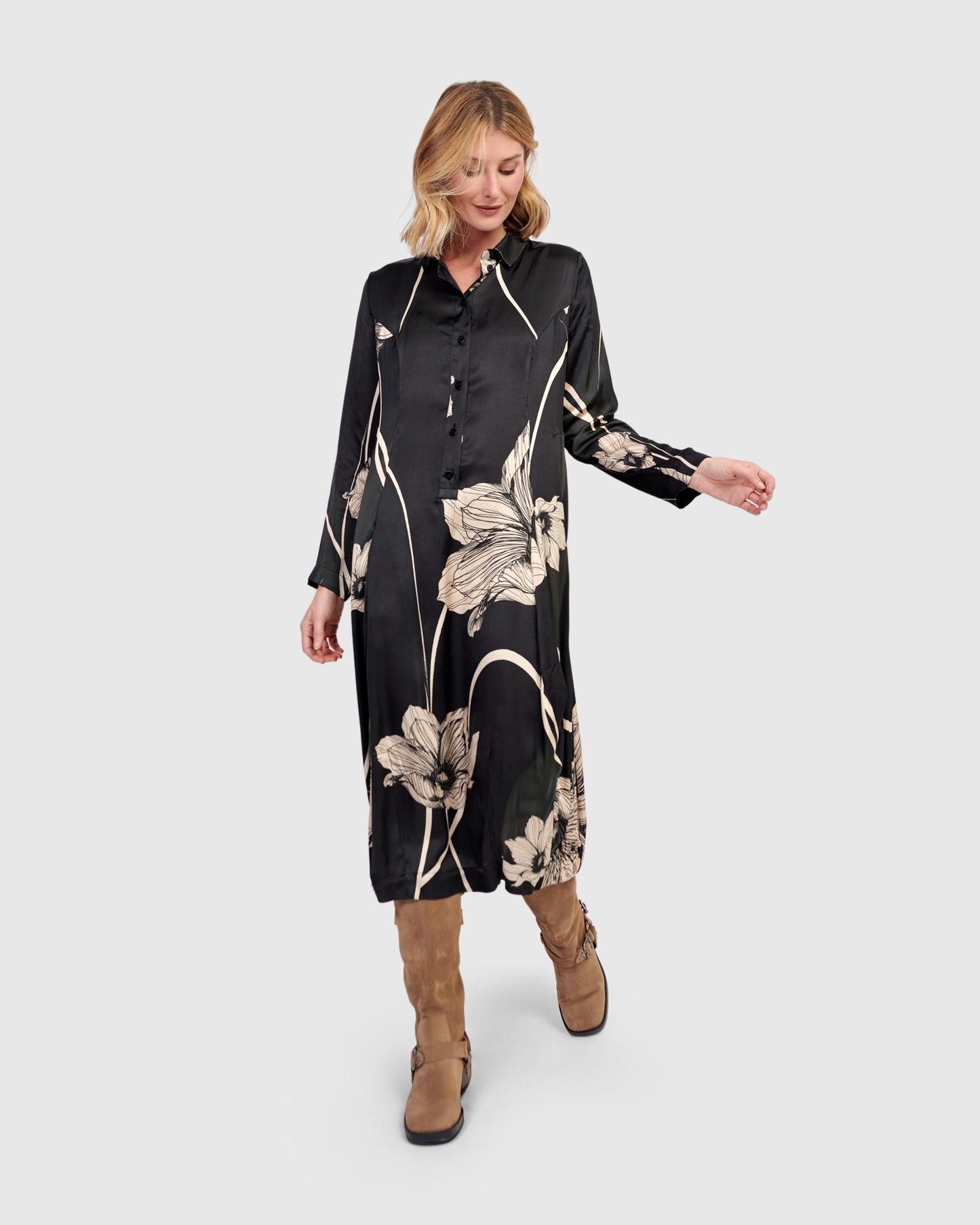 שמלה מחוייטת פרחונית