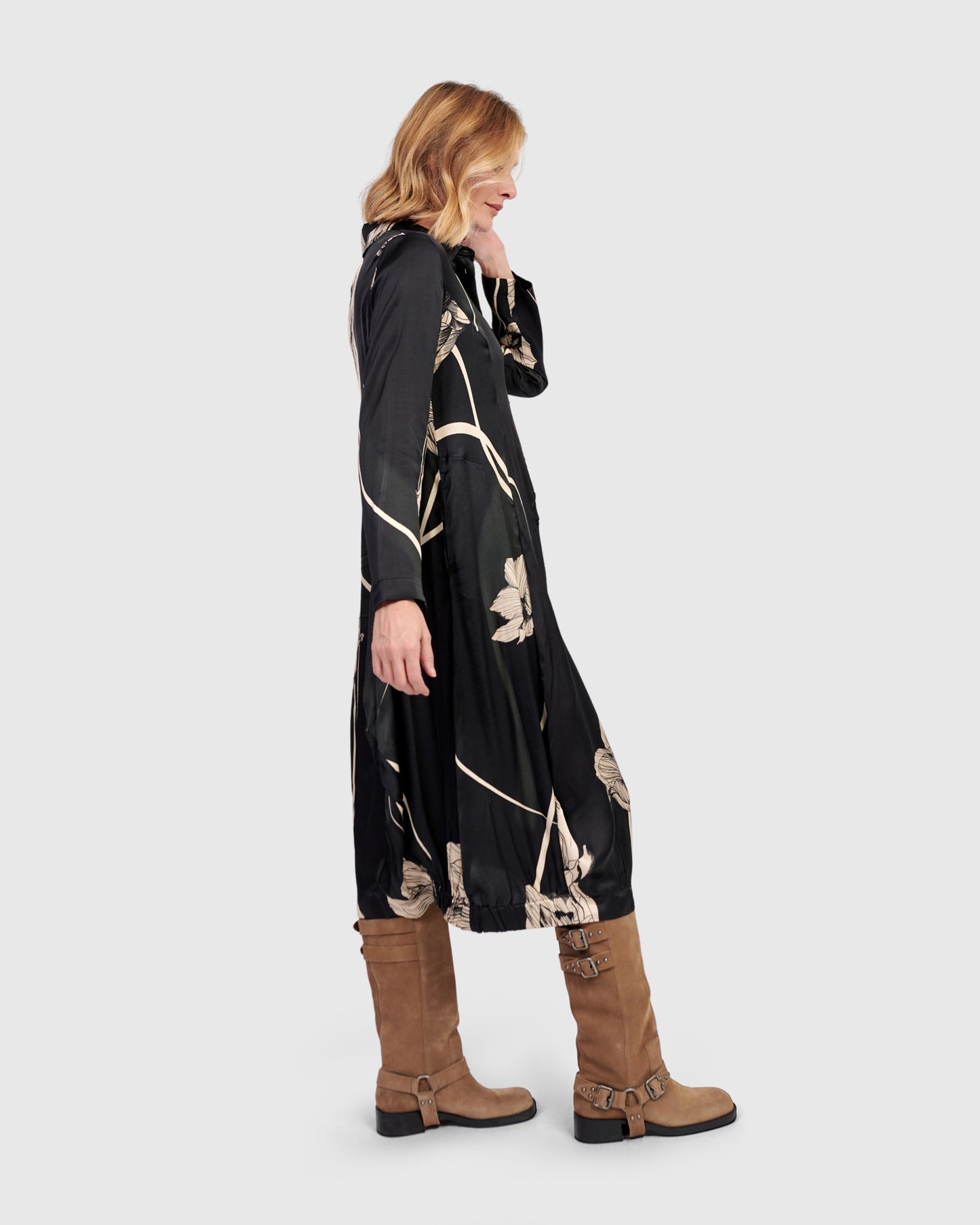 שמלה מחוייטת פרחונית