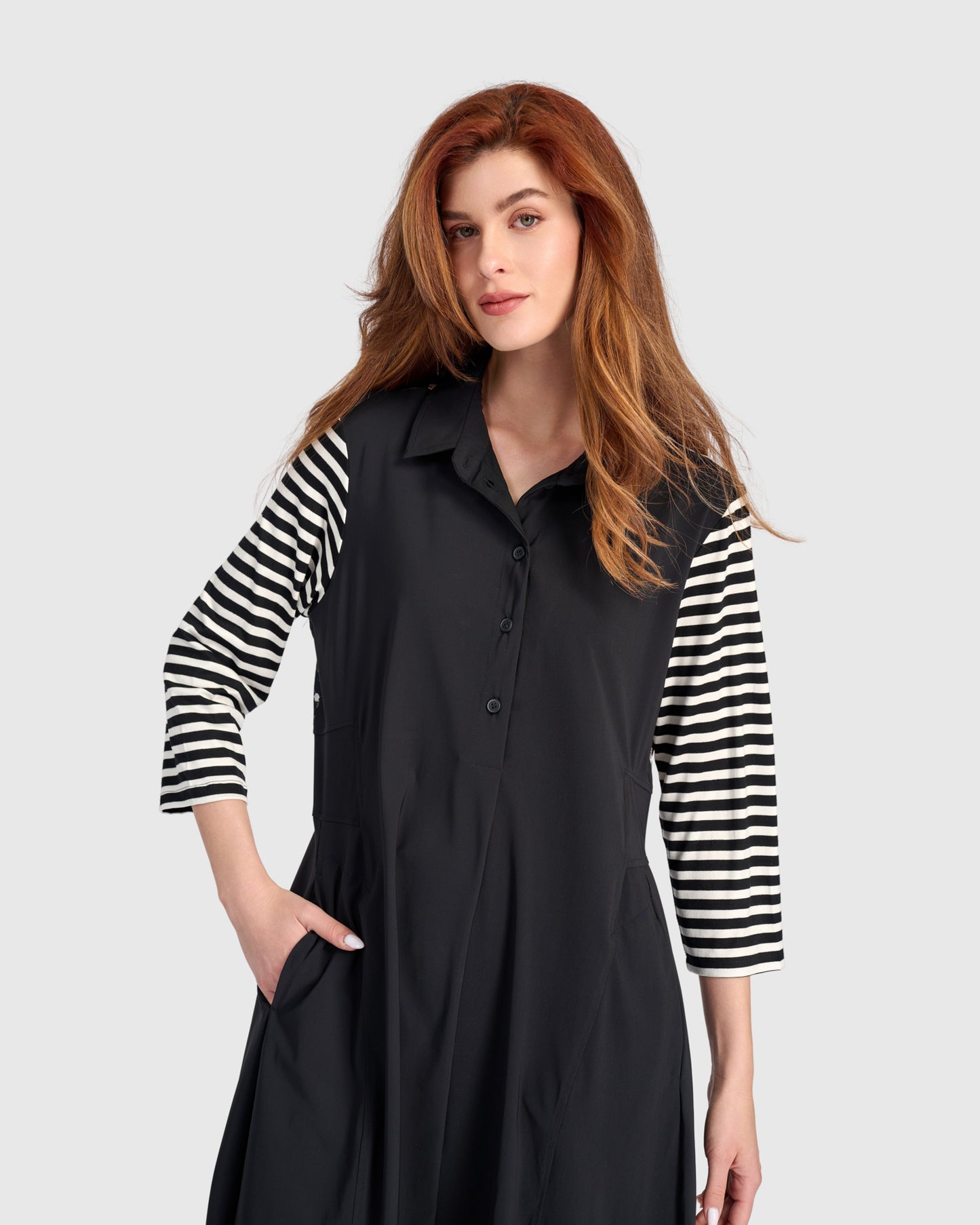 שמלה טכנו שרוול שחורה