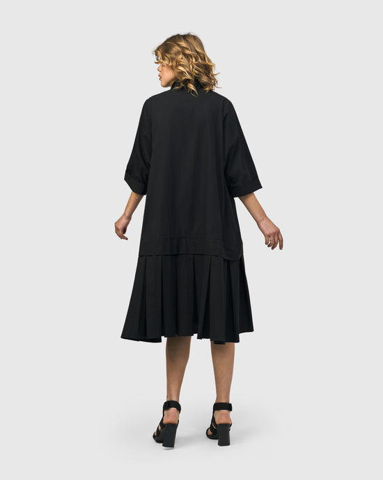 שמלה אורבן דרמטית שחורה