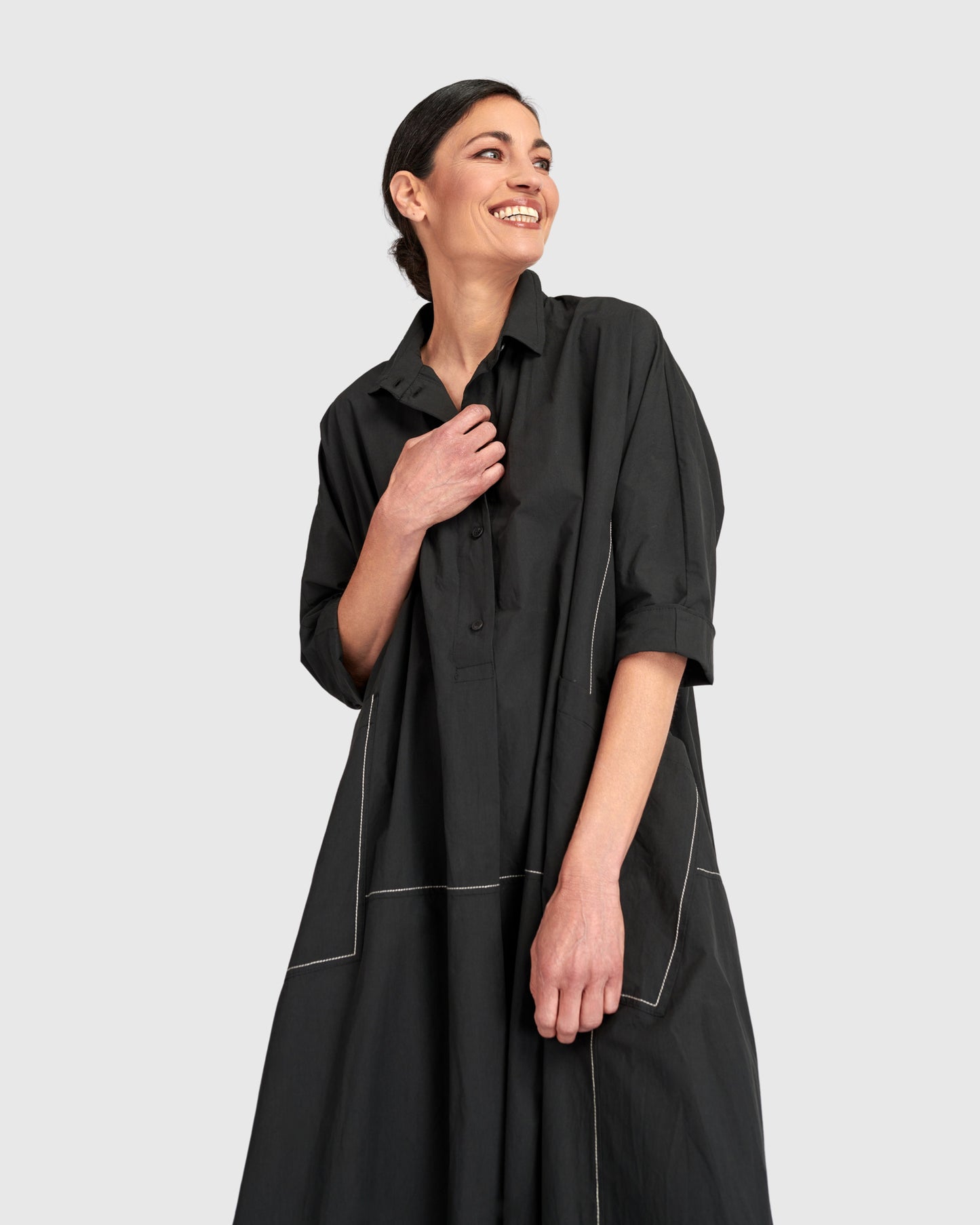 שמלה אורבן כיסים שחורה