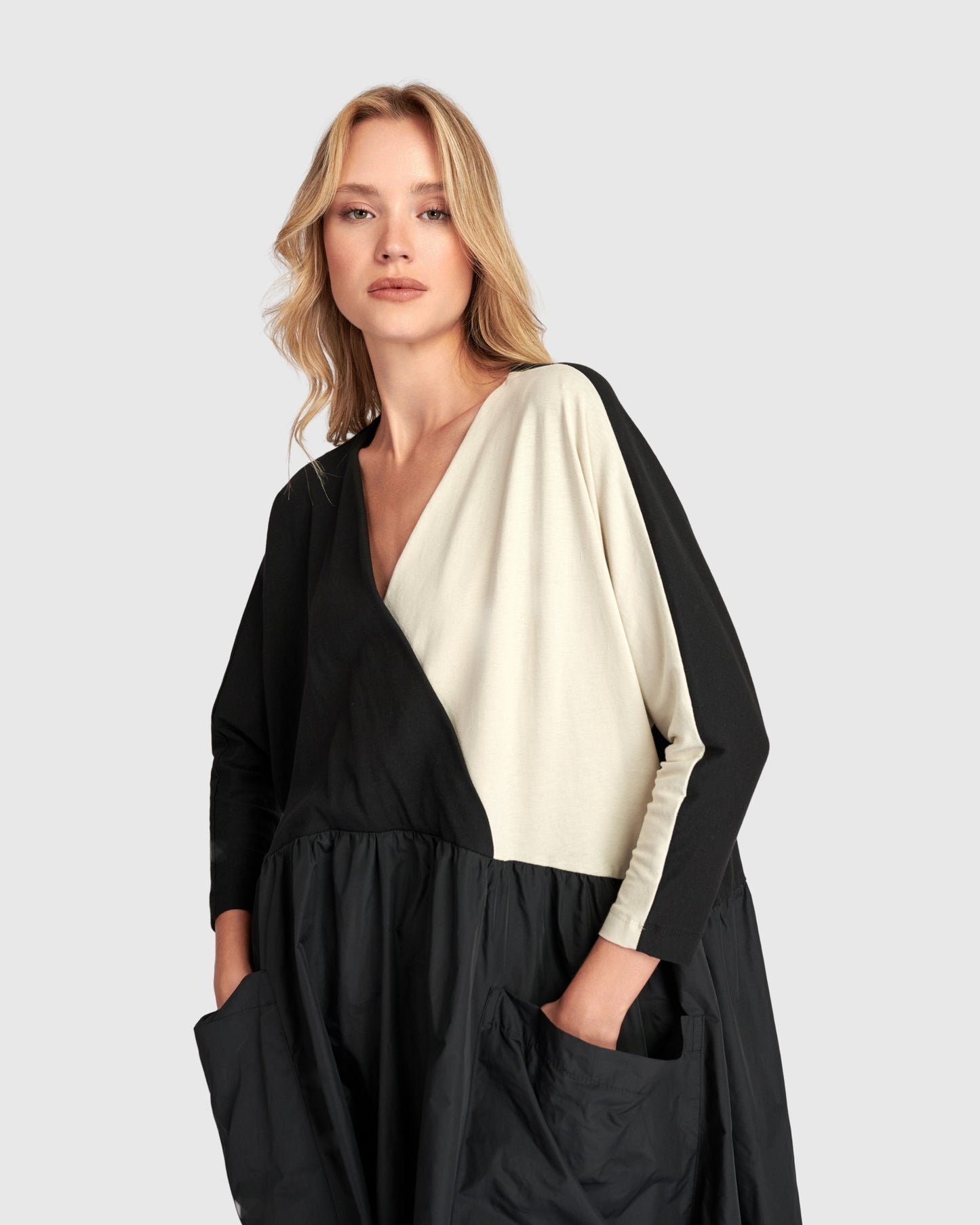 שמלה אורבן בלה מונו