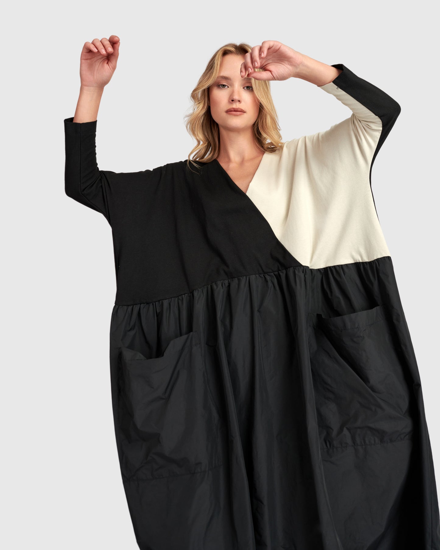 שמלה אורבן בלה מונו