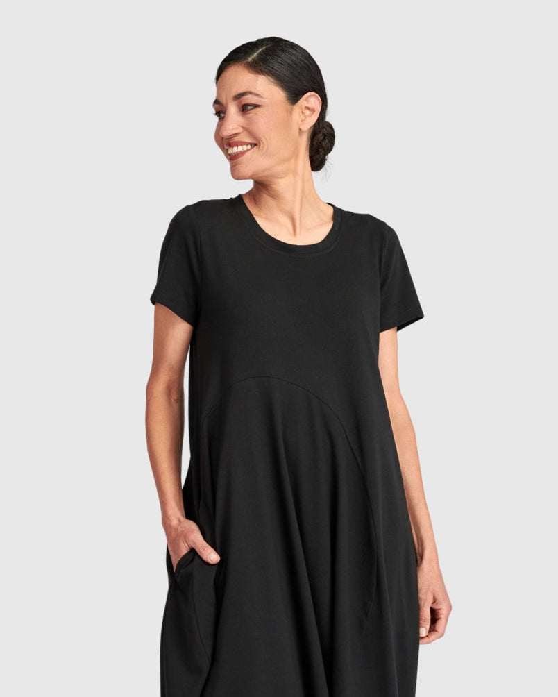 שמלה אורבן מלכה שחורה