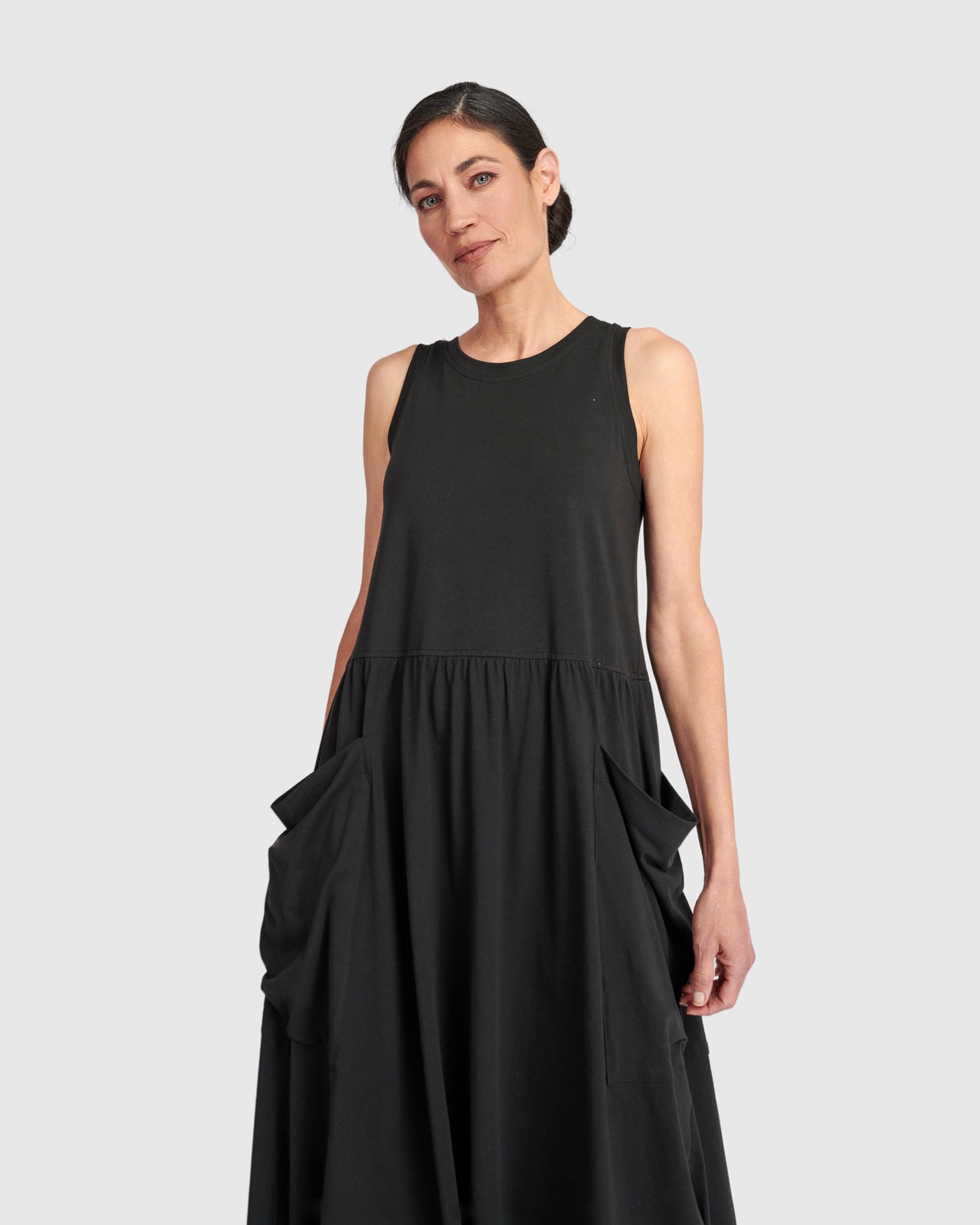 שמלה אורבן גופייה שחורה