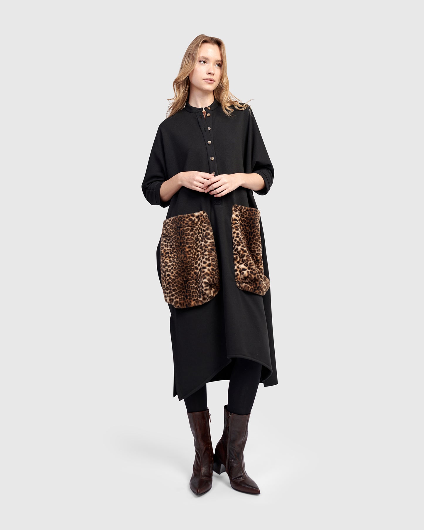 שמלה אורבן פרווה שחורה