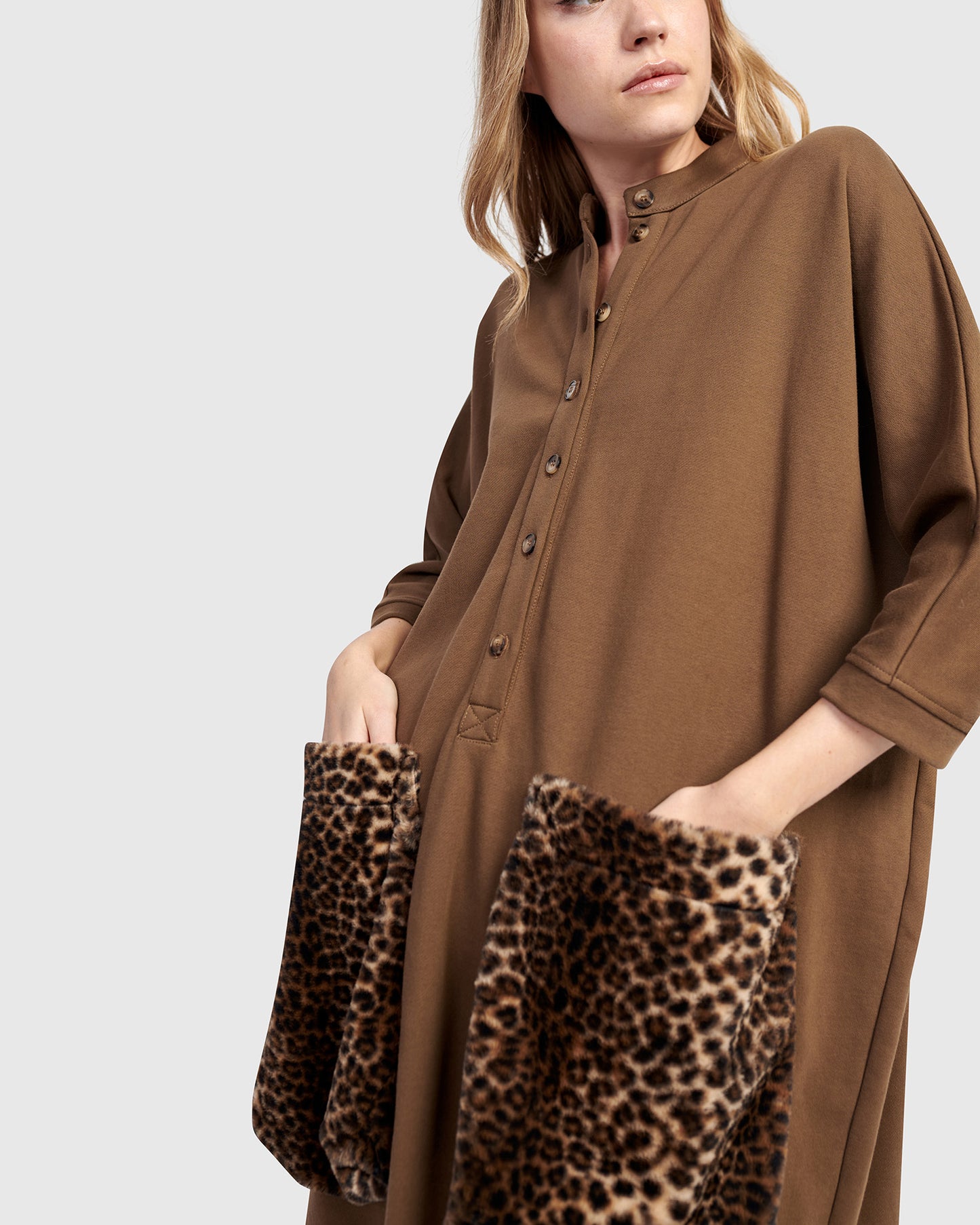 שמלה אורבן פרווה כאמל