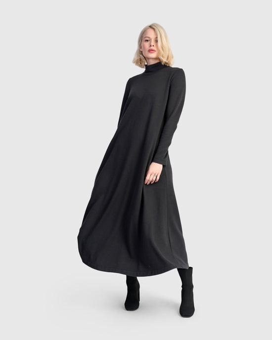 שמלה אורבן גולף שחורה