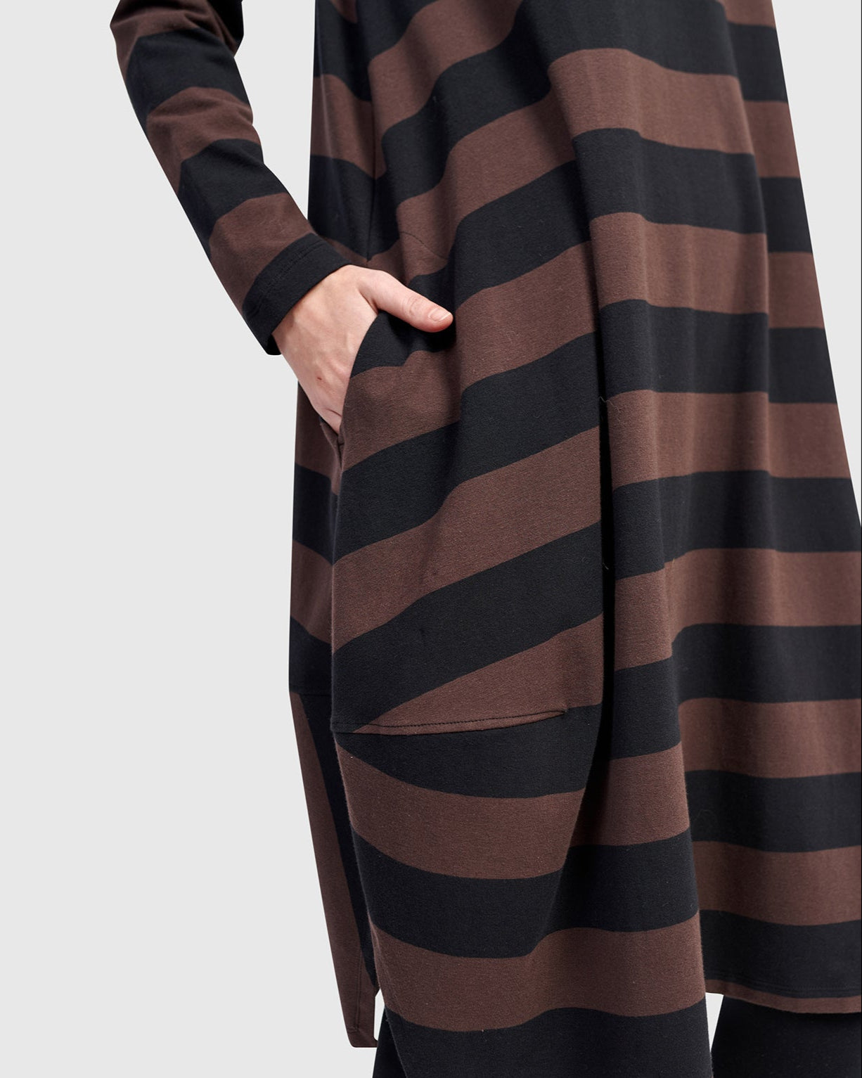 שמלה אורבן ניקי פסים