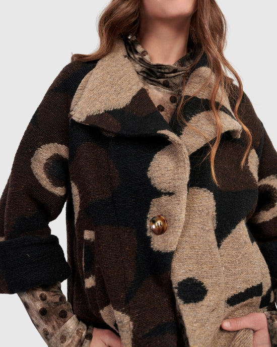 ז'קט חשוב פרח