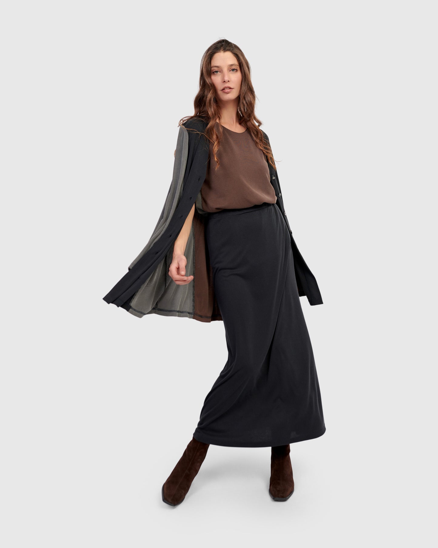 חצאית קופרו שחורה