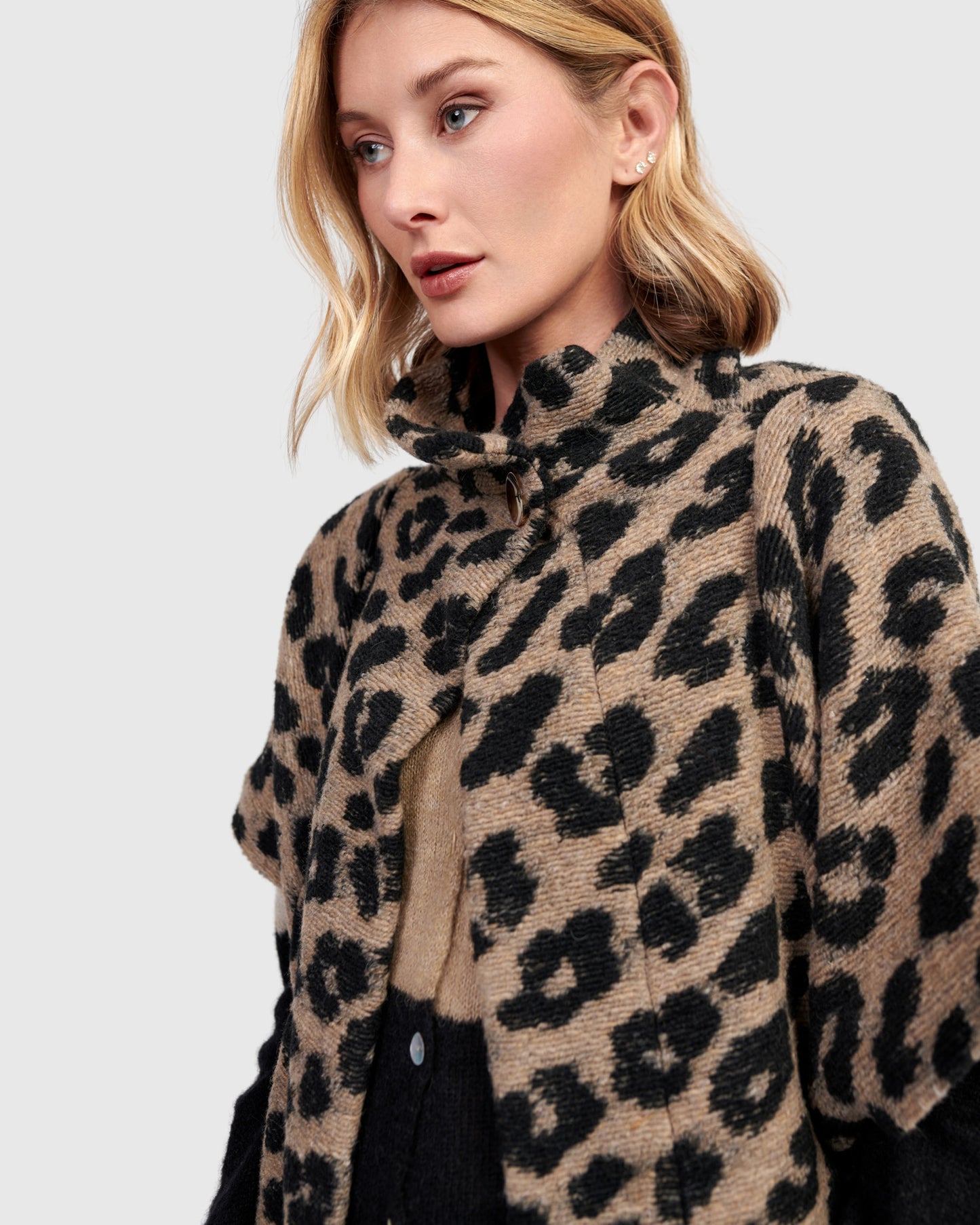 ווסט קצר לאופרד מנומר