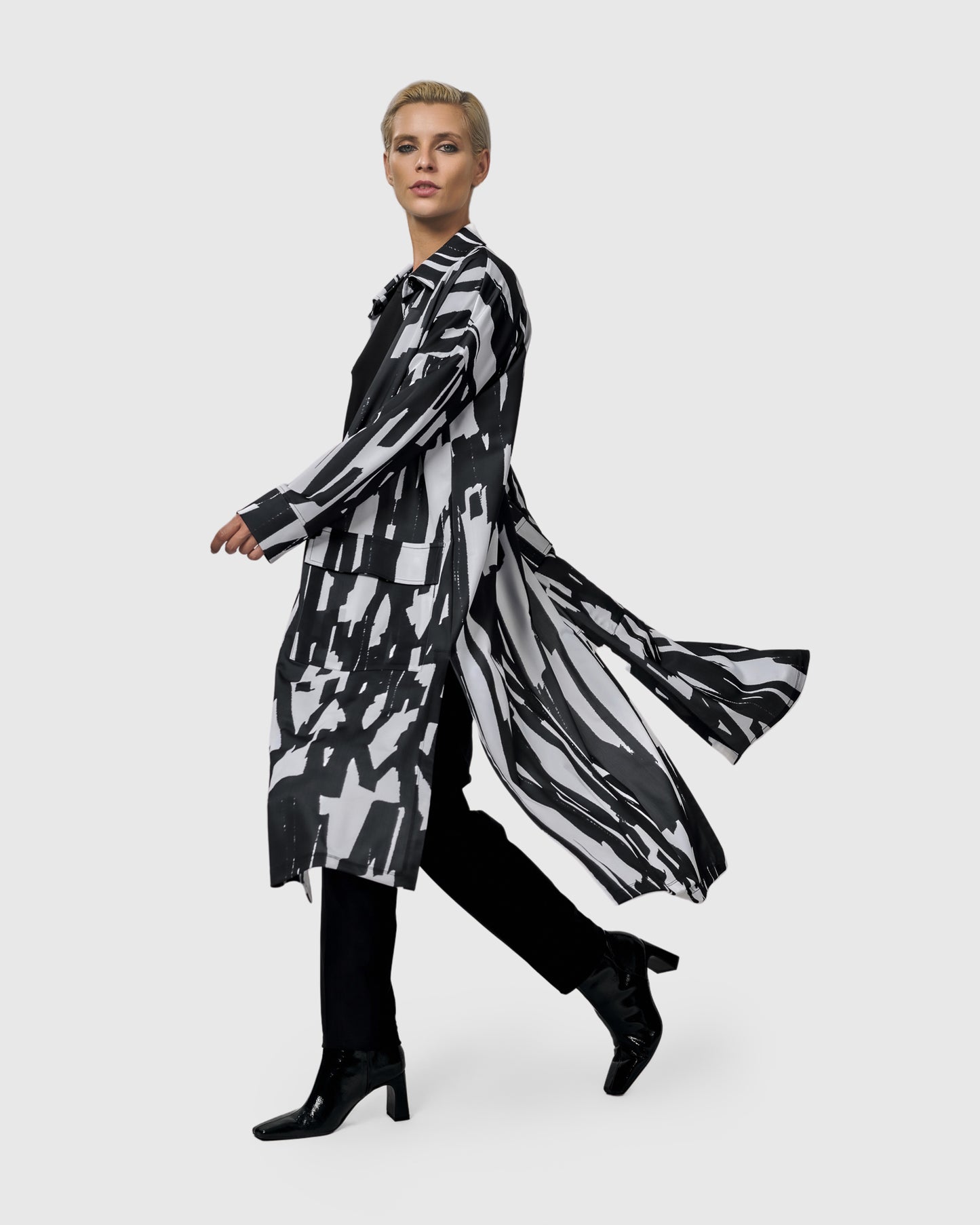 שמלה סופי שחור לבן